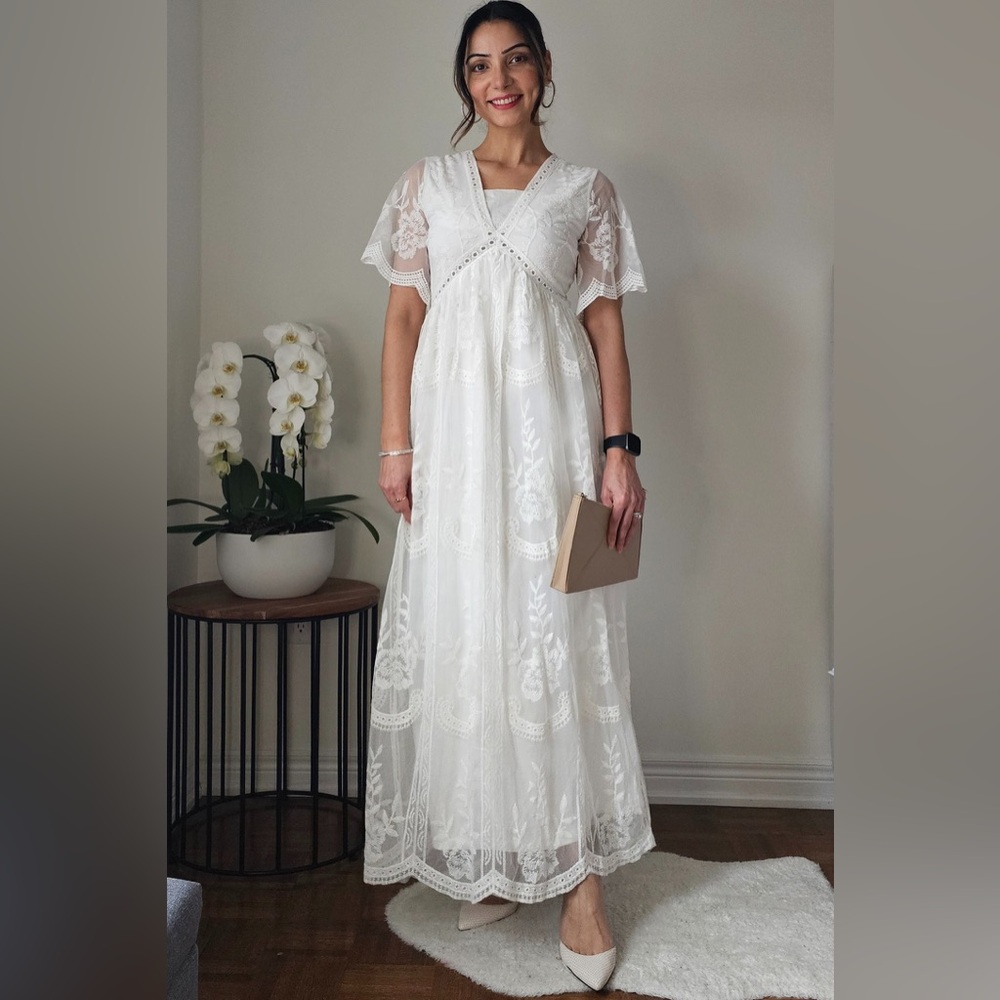 Elegant Cream Lace Maxi Dress size medium - Picture 4 of 12